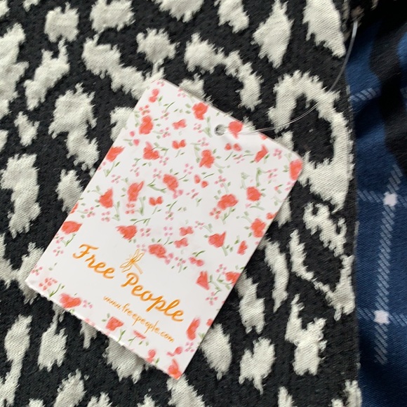 Free people size small top - Picture 5 of 6